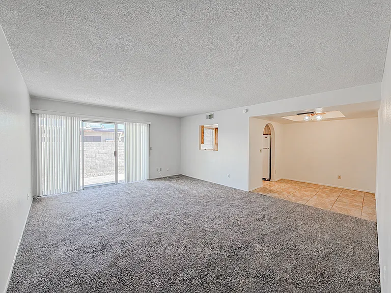812 W Duke Dr — Photo 4