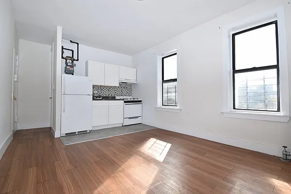 Rented by Bohemia Realty Group | media 8