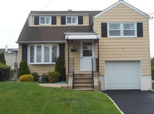 24 Gardner Pl, Parlin, NJ 08859