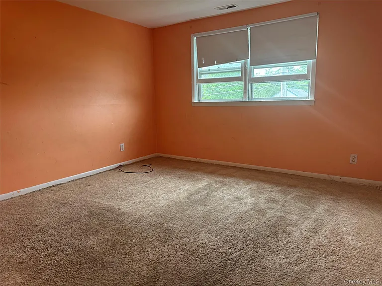124 Parkdale Dr — Photo 5