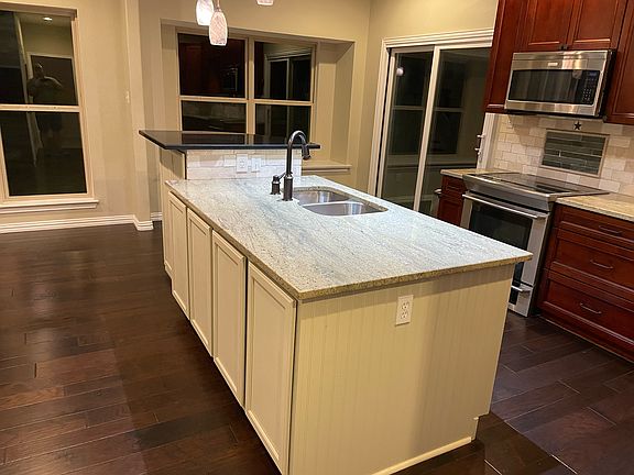 3rd image of 720 Marble Canyon Cir
