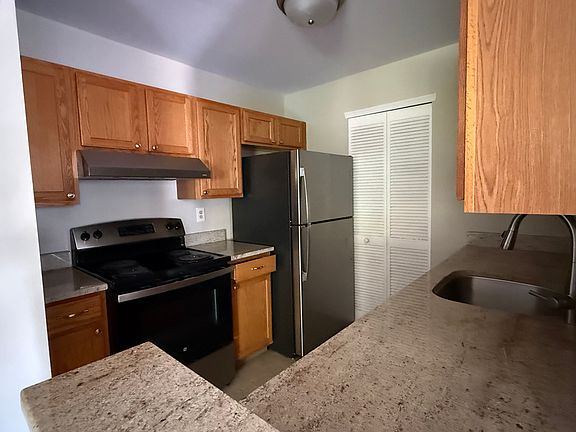 3rd image of 504 Britton Pl