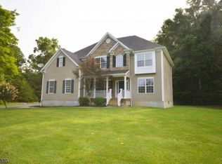 3 Autumn Trl, Newton, NJ 07860