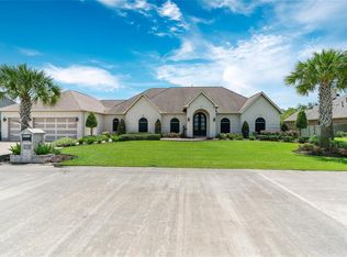 11326 Kings Point Blvd, Mont Belvieu, TX 77535