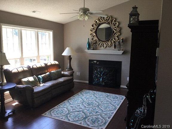 2nd image of 106 Sriver Glen Dr