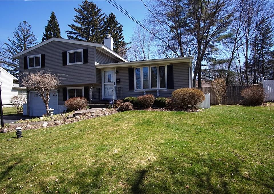 1st image of 12 Apricot Ln