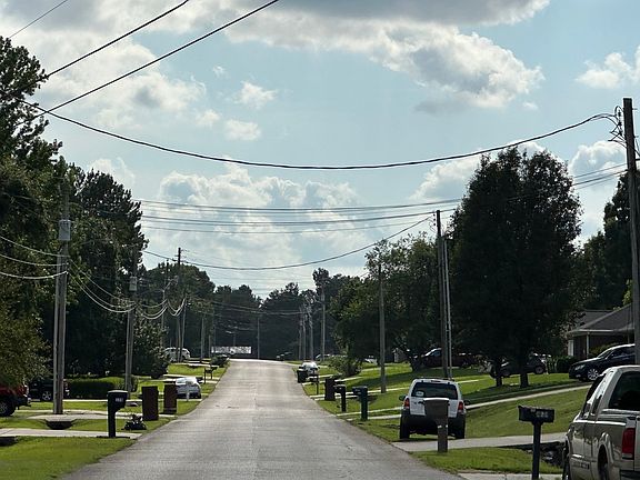 4th image of 110 Populus Dr