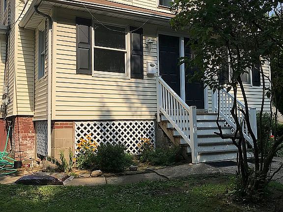 3rd image of 40 Church St