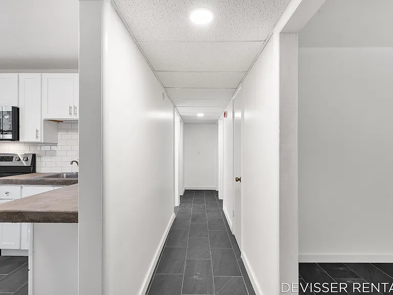 1297 32nd St #D3 — Photo 5