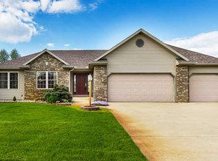 19349 Country Creek Ct, Goshen, IN 46528