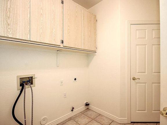 5th image of 1351 E San Carlos Way