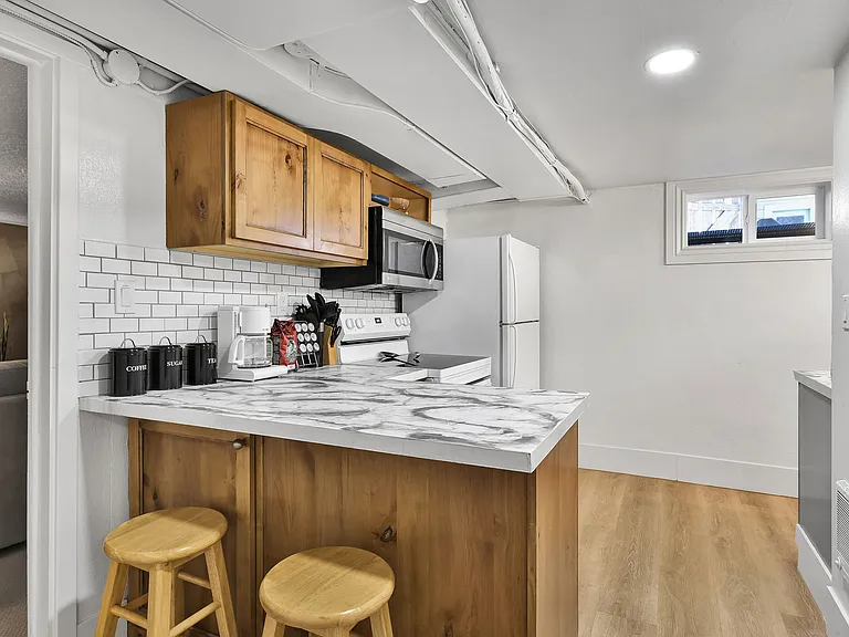 2306 W Madison Ave — Photo 28