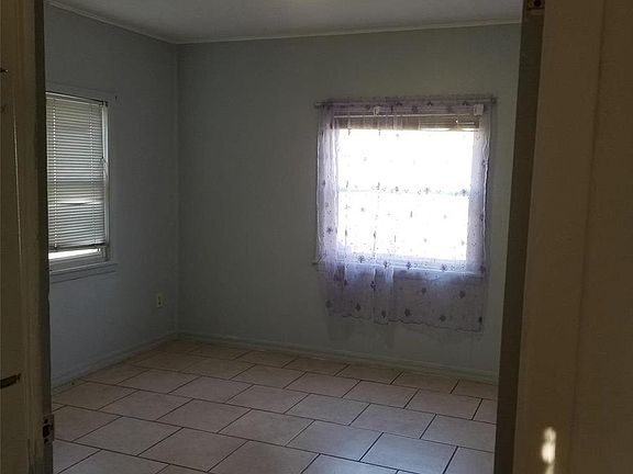 4th image of 7213 S Grand Ave