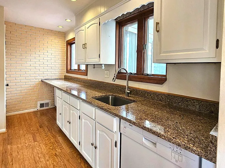 7429 Carol Ln — Photo 10