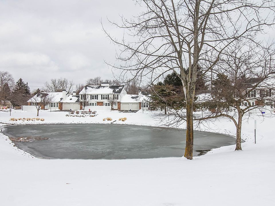 2nd image of 42171 Old Pond Cir #31