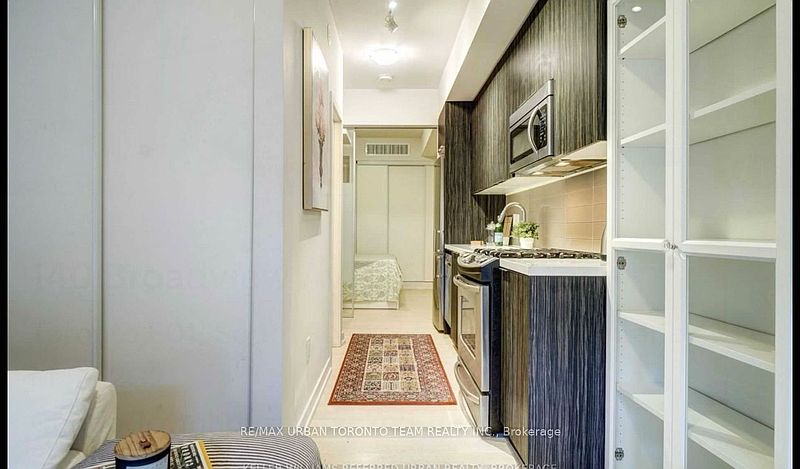 Toronto Townhouse for rent - 1 Bedroom — photo 6