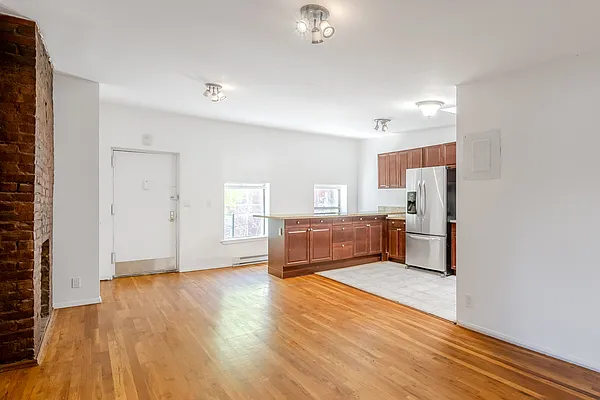 Rented by Modern Spaces | media 11