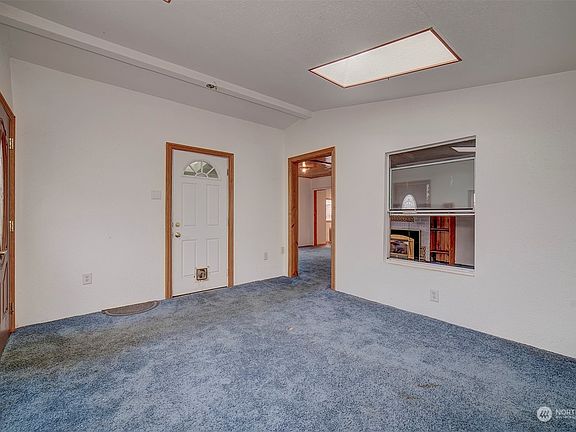 4th image of 1519 N Cambrian Avenue N