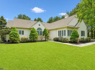 76 Old York Rd, Ringoes, NJ 08551