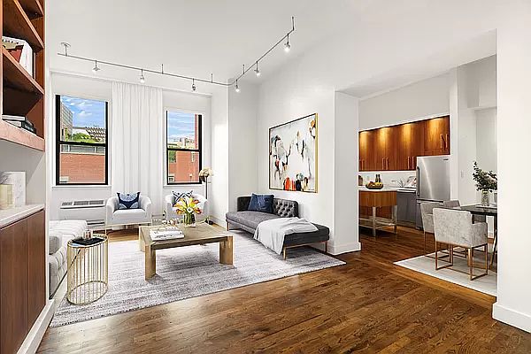 1st image of 23 Waverly Pl #6BC
