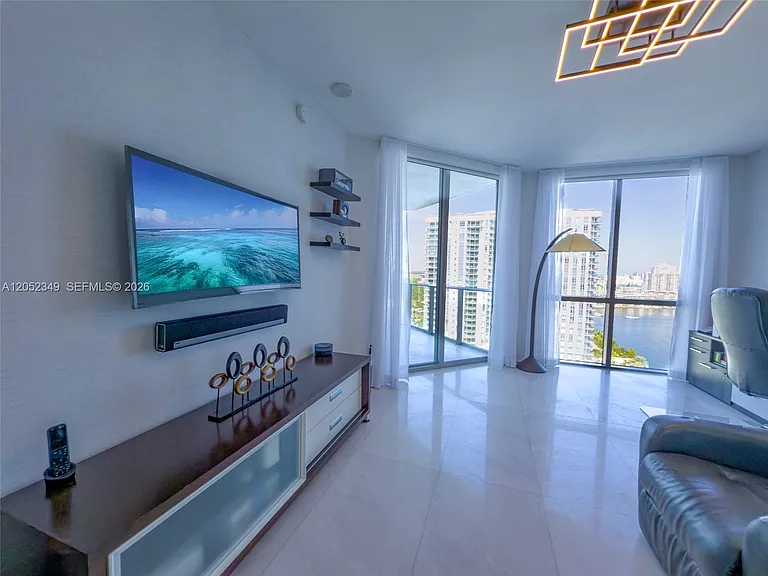 17111 Biscayne Blvd #1705 — Photo 28