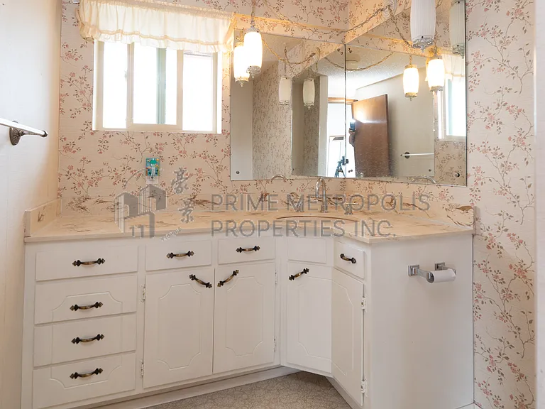 11258 Riviera Pl NE — Photo 7