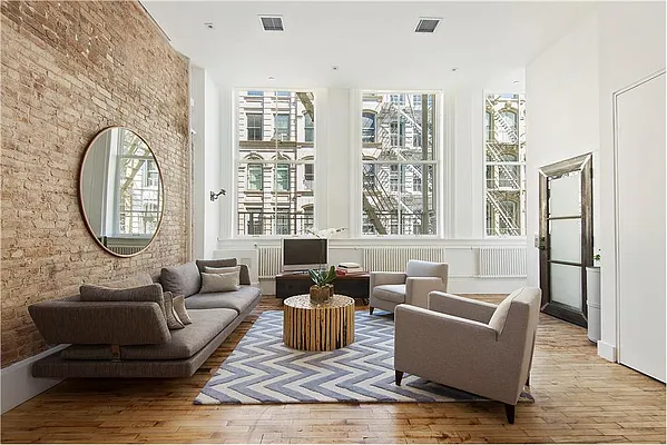 Sold by Charie Properties LLC | media 8