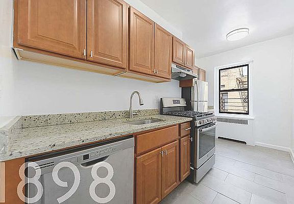 4th image of 910 Sheridan Ave APT 1G