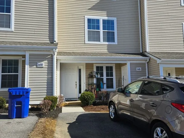645 Twisted Oak Dr NW, Christiansburg, VA 24073