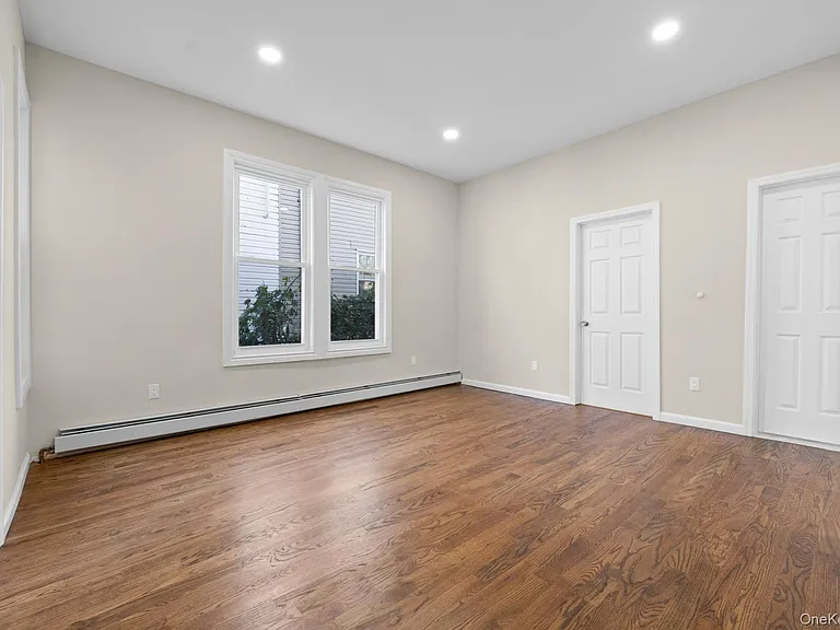460 S 6th Ave #1 — Photo 20