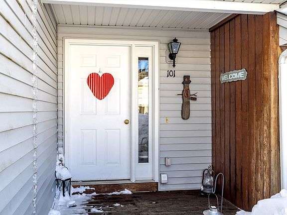 2nd image of 101 Bridle Cross Rd #101