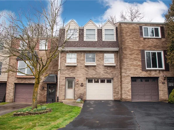 317 Joan Of Arc Ct, Clairton, PA 15025