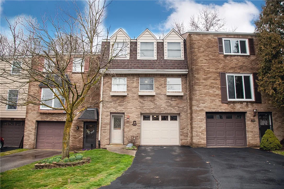 317 Joan Of Arc Ct photo 1