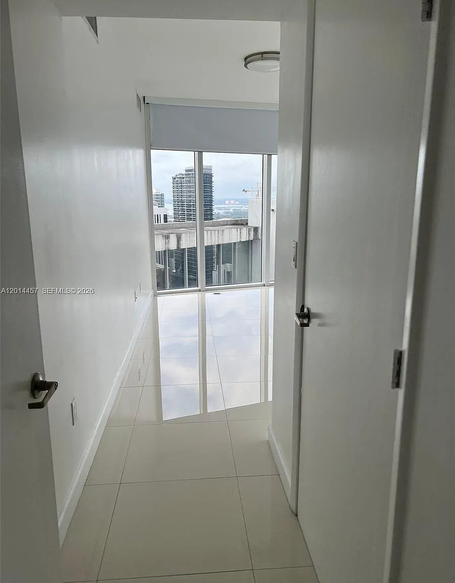 Iconbrickell Condo No 1 — Photo 3