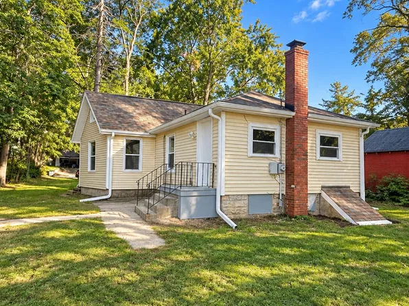 210 Ridgeland Ave, Michigan City, IN 46360