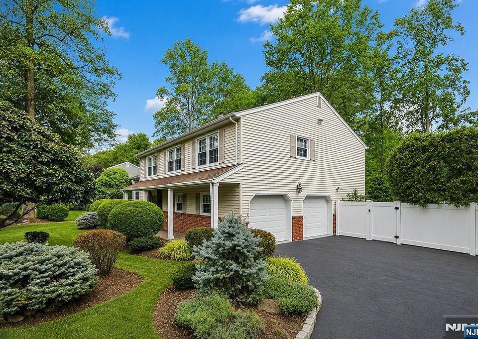 1st image of 400 Faletti Cir