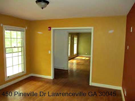 5th image of 450 Pine Tree Dr