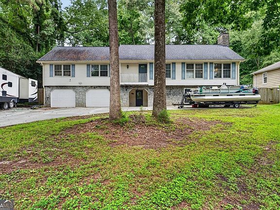 2nd image of 3009 Meadow Dr