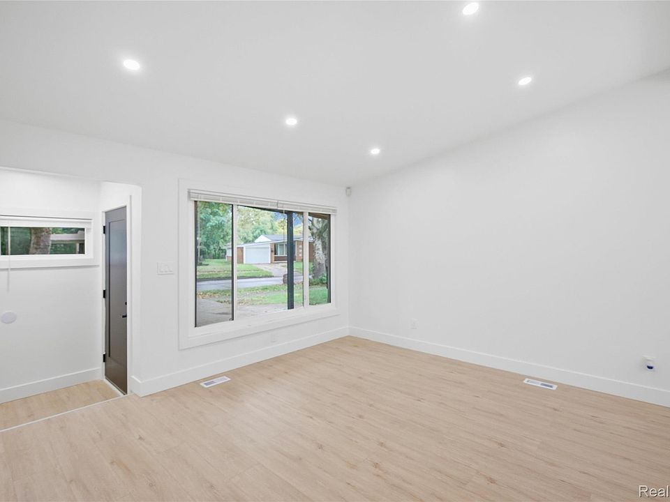 15211 Joan St, photo 15