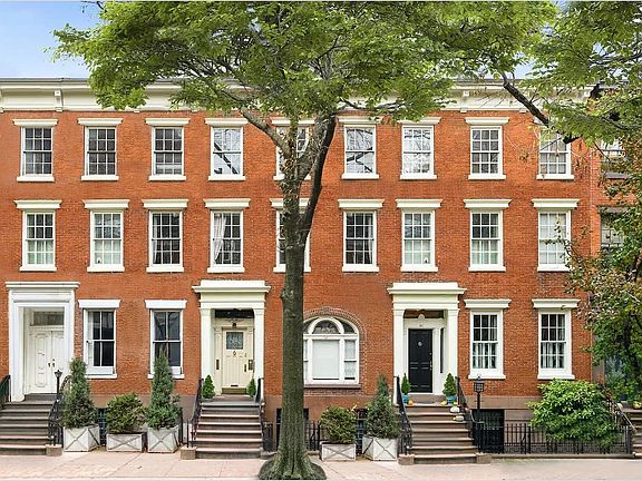 3rd image of 38 W 11th St