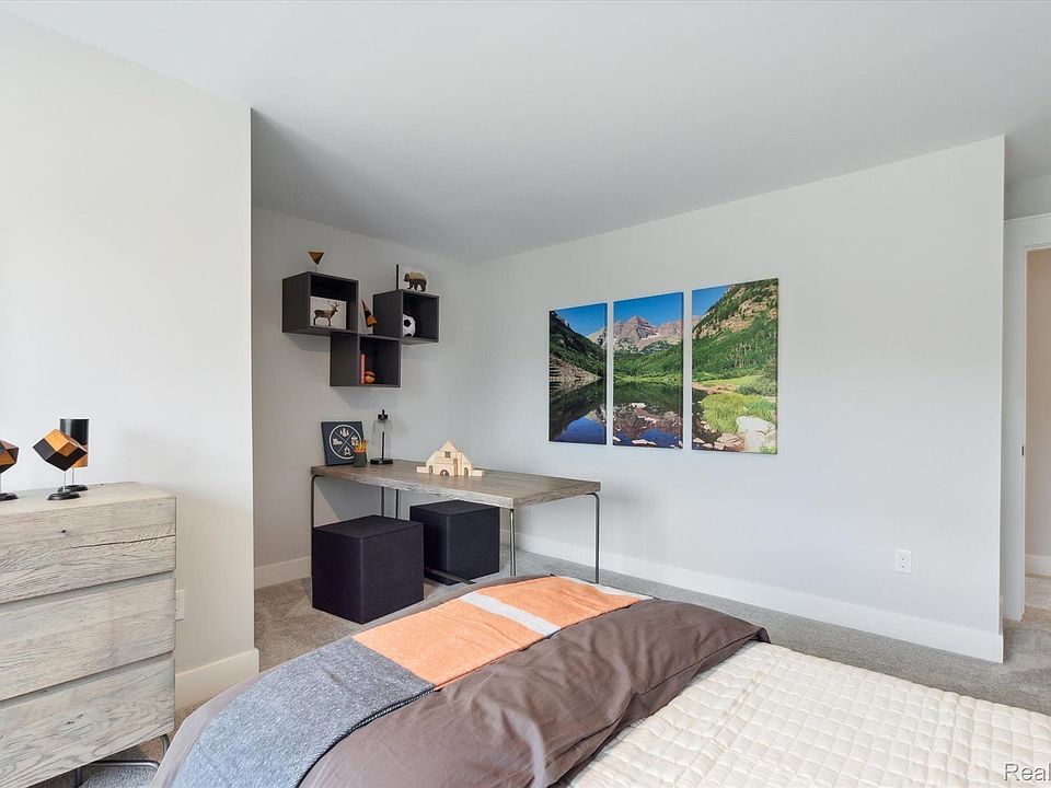 2500 Crystal Lake Dr, photo 30