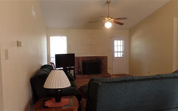 2nd image of 2505 Highmont Dr