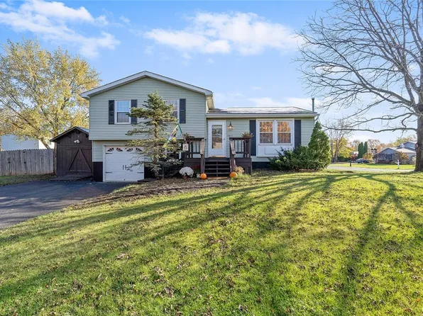 7611 Autumnal Ln, Liverpool, NY 13088