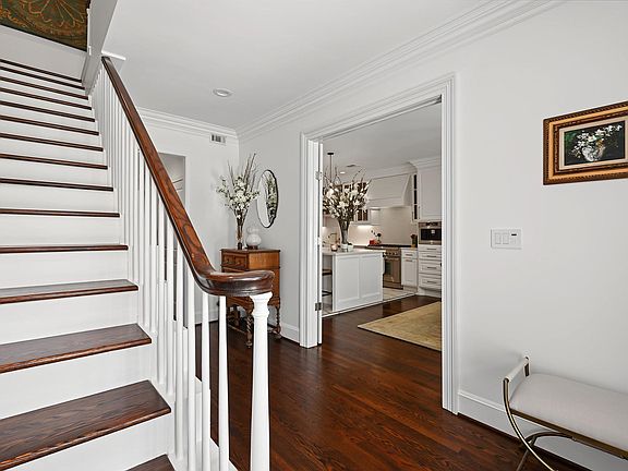 3rd image of 2216 Amberly Ct