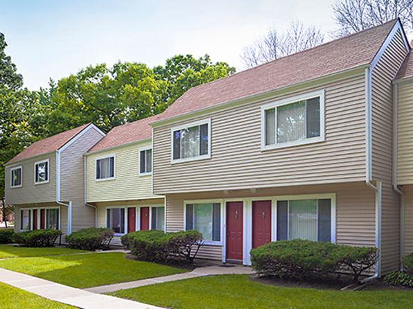 Walden Oaks, 1155 Walden Oaks Dr, Woodstock, IL 60098