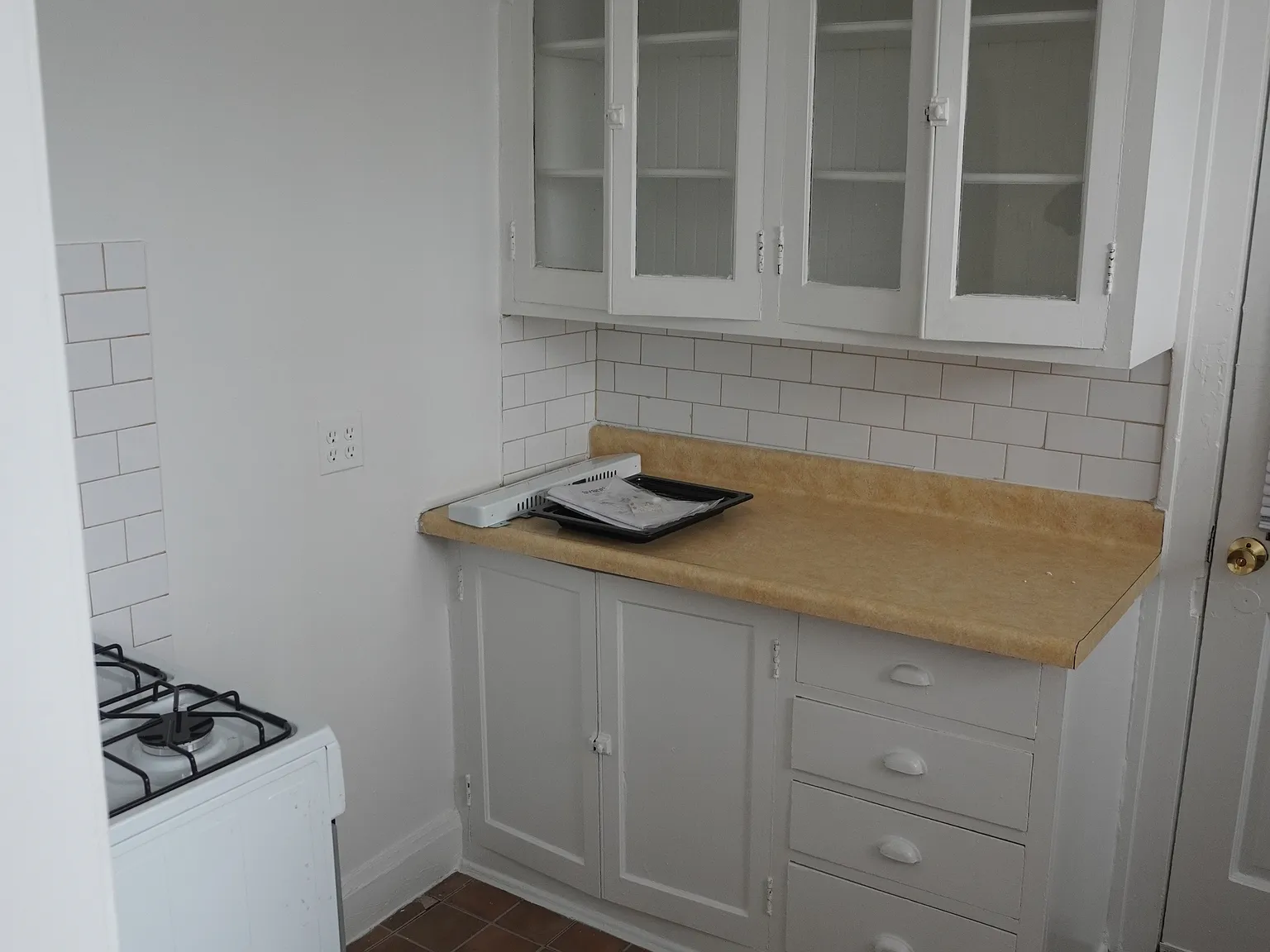 Studio, 1.0 bath, 500 sqft, $1,050 — Photo 2