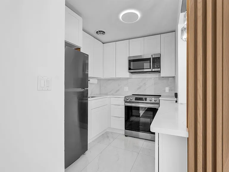 1901 Kennedy Blvd #202 — Photo 3