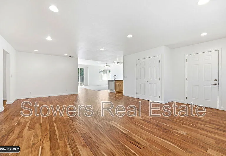 8049 Elgin Ln — Photo 9