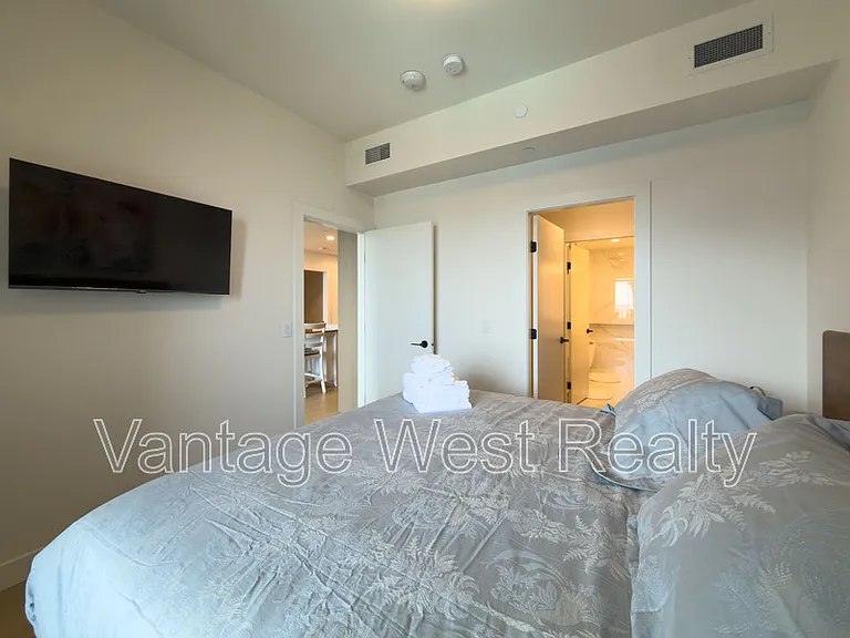3800 Capozzi Rd #806 — Photo 3