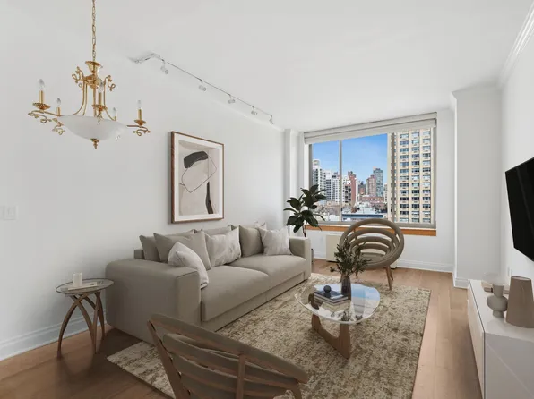 350 E 82nd St APT 9C, New York, NY 10028